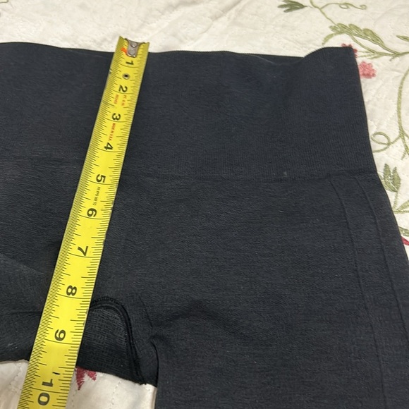 Lululemon In The Flow Crop II Black size 4 Compression - Picture 10 of 12